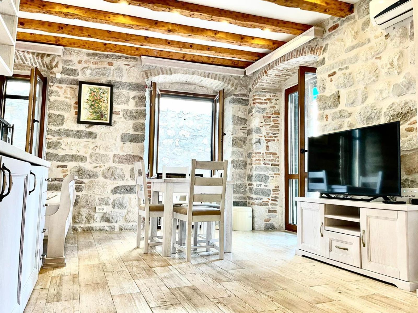 Apartments Dukic Kotor Luaran gambar