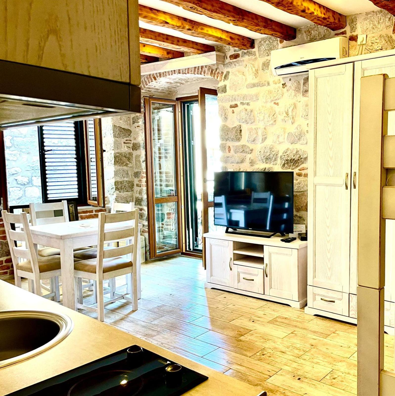 Apartments Dukic Kotor Luaran gambar