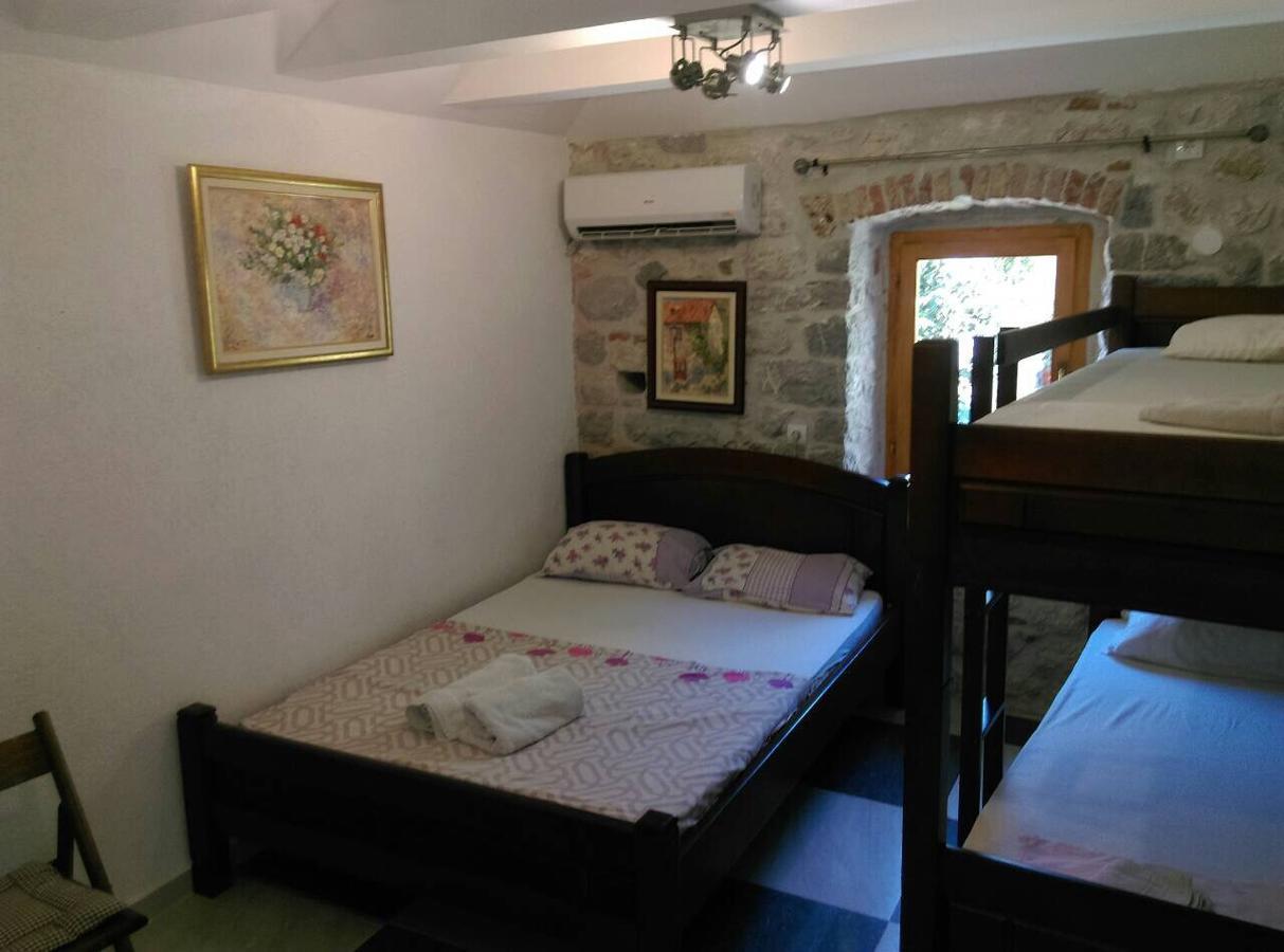 Apartments Dukic Kotor Luaran gambar