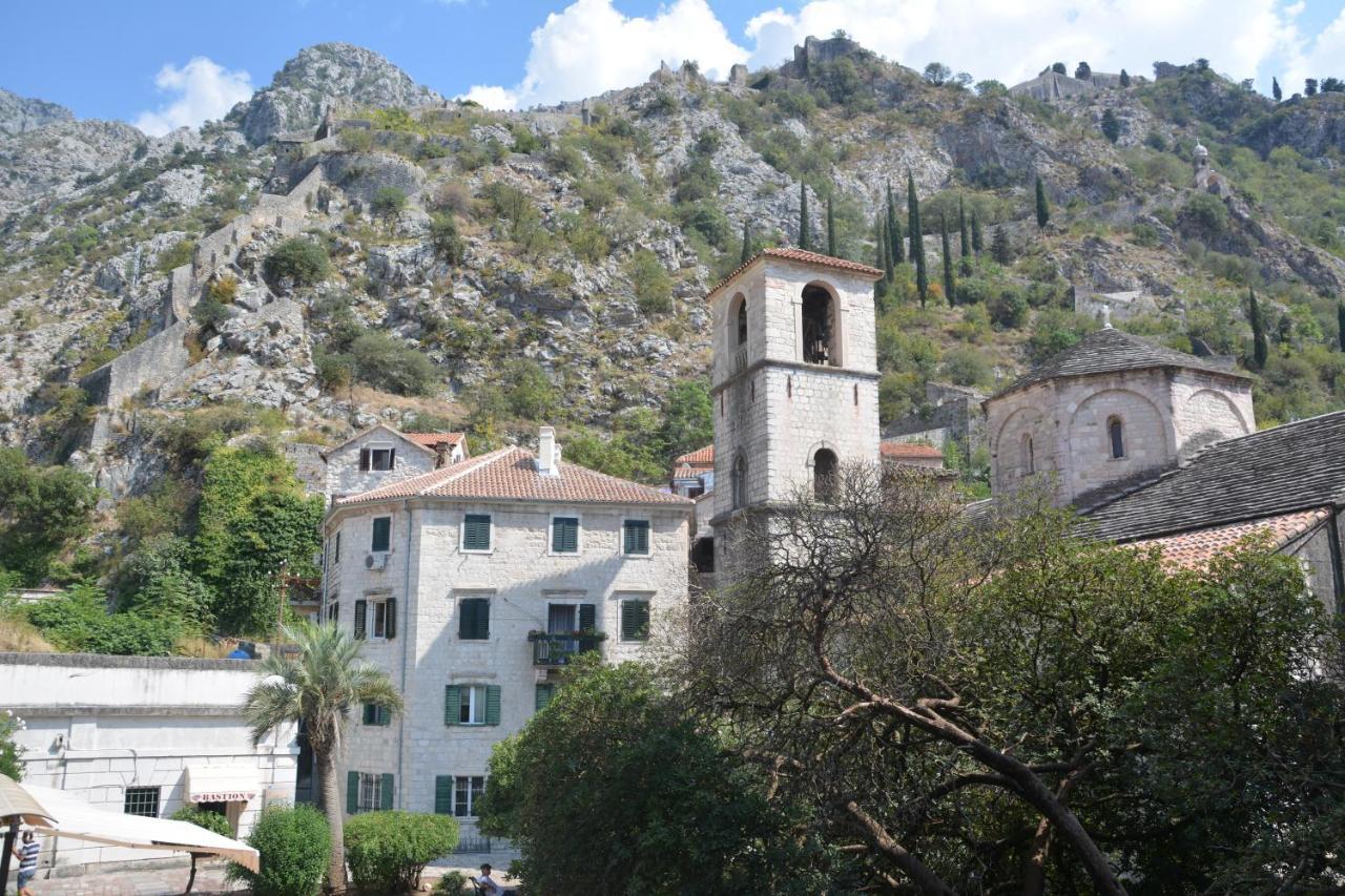 Apartments Dukic Kotor Luaran gambar