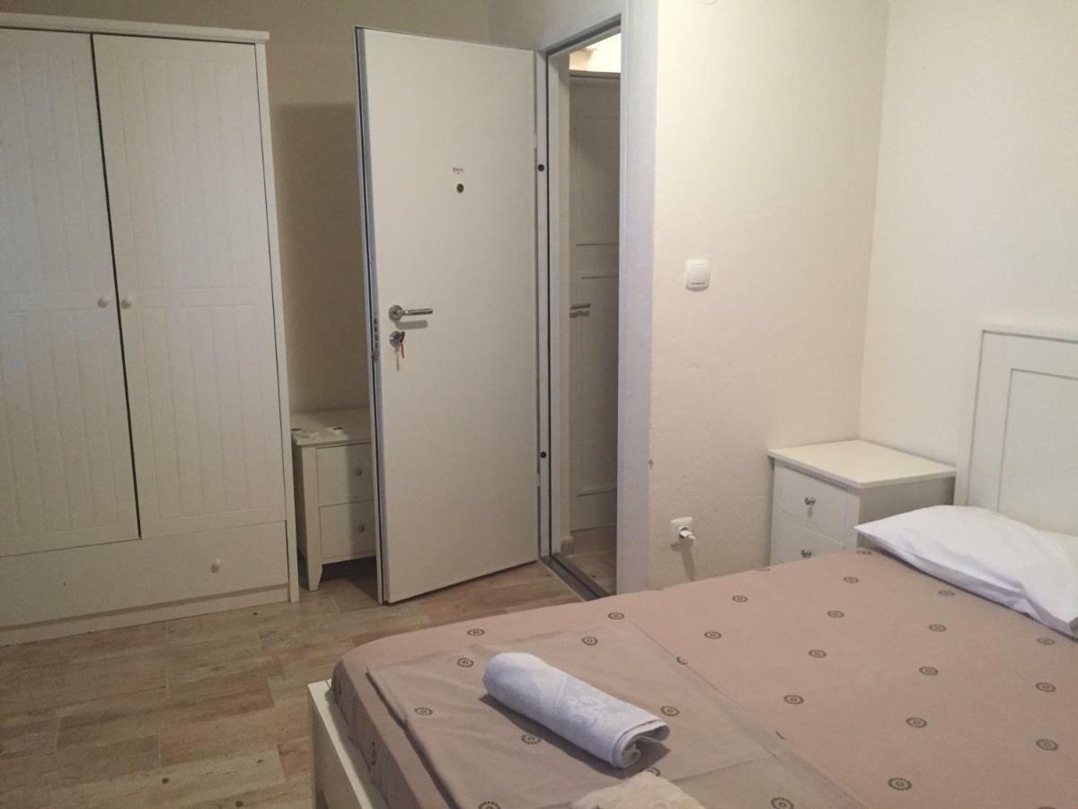 Apartments Dukic Kotor Luaran gambar
